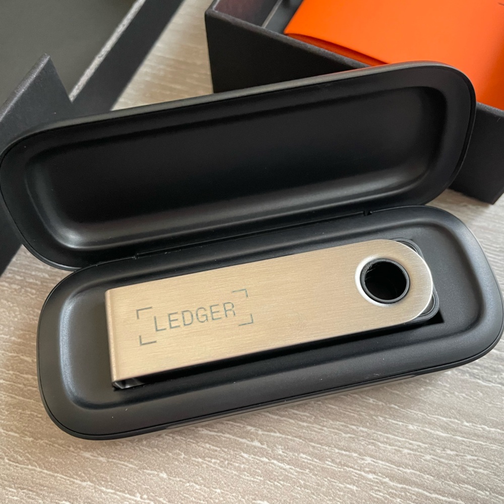 Ledger USB Crypto Wallet in Silver and Black - Nano S Plus with Case